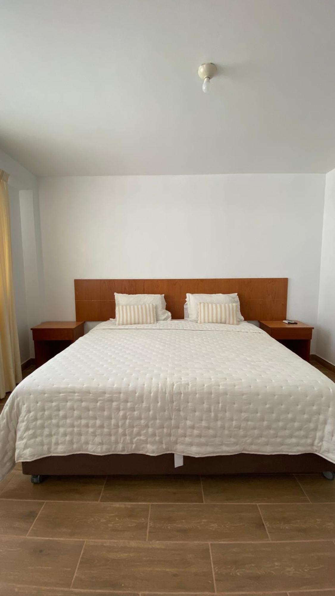 Prim Hotel Vichayito Buitenkant foto